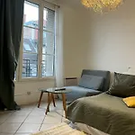 Elegant Cocon Lumineux Au Coeur De Paris